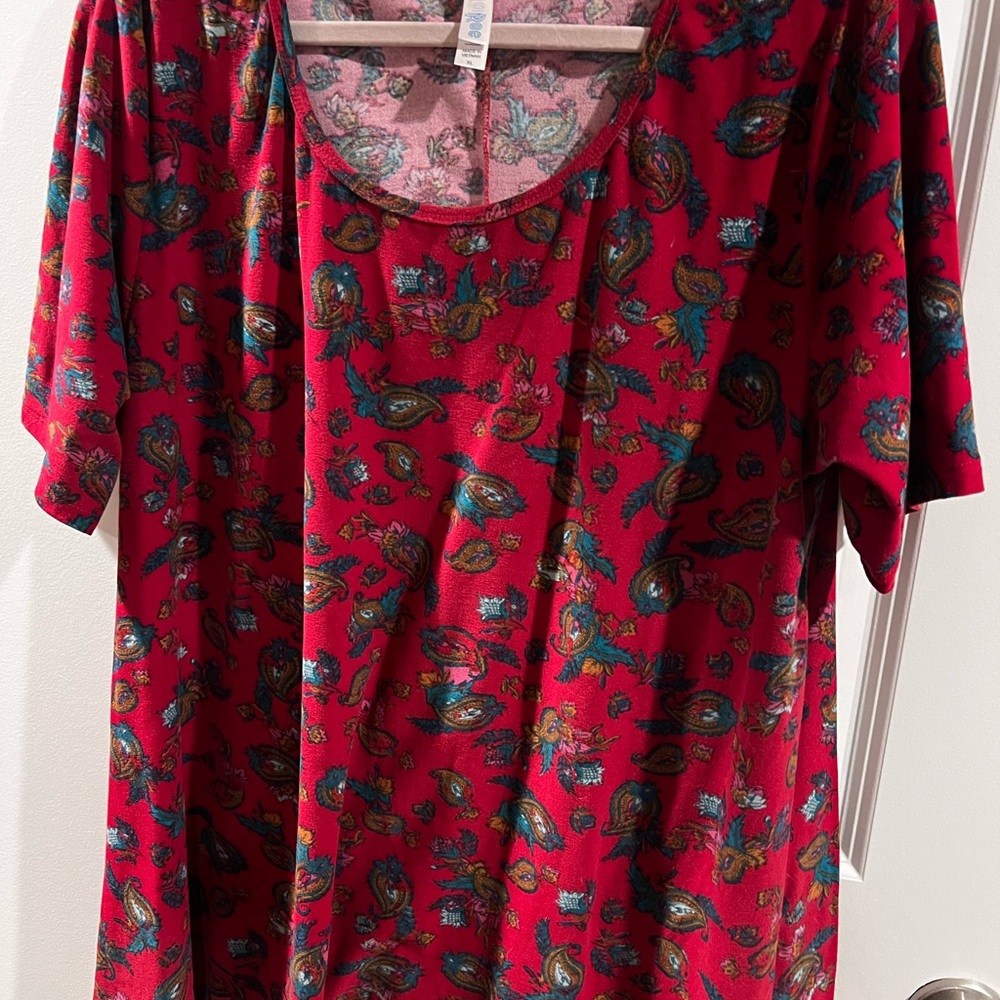 Lula Roe Women’s Red Paisley Scoop Neck Top